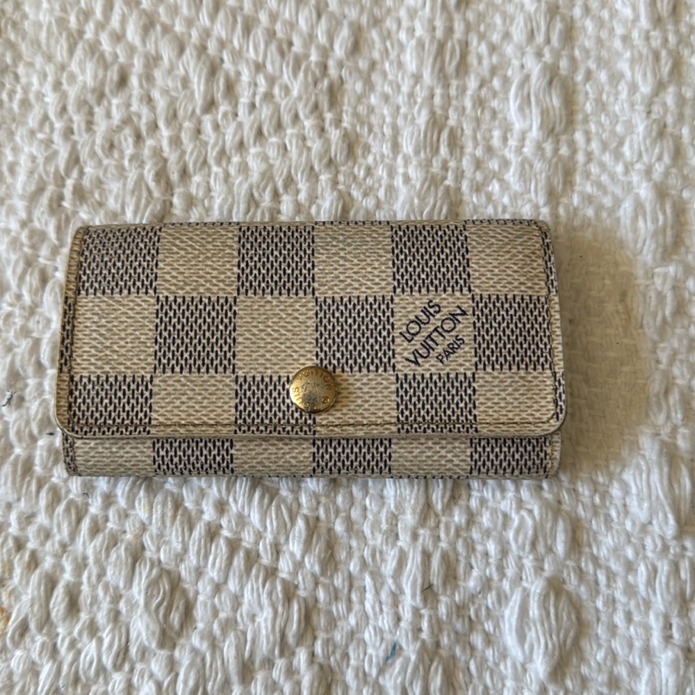Louis Vuitton Damier Azur Multicles 4 Ring Key Case.